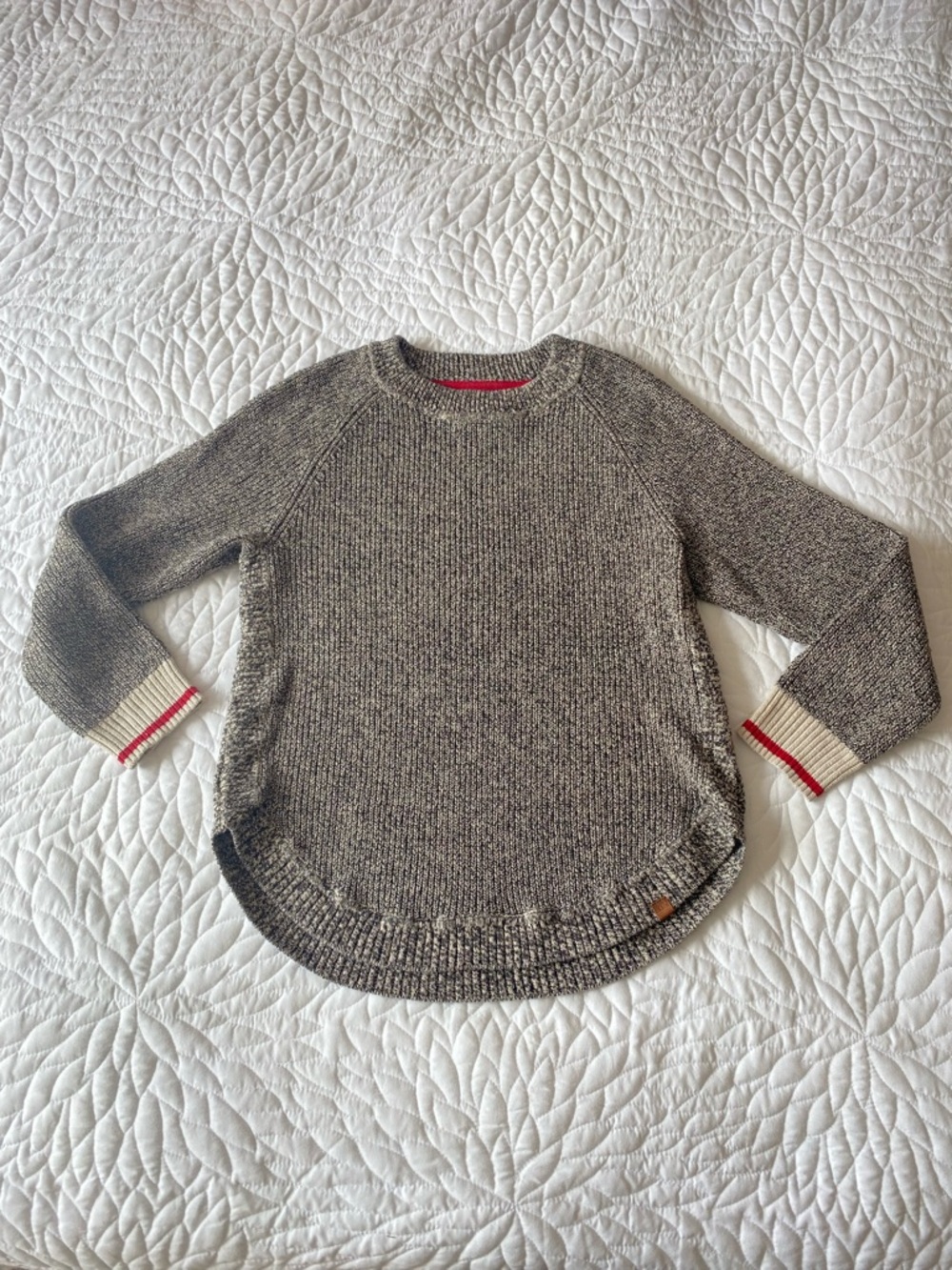 ROOTS Cabin Knit Heathered Gray Crewneck Sweater with Contrast Cuff - Picture 6 of 7